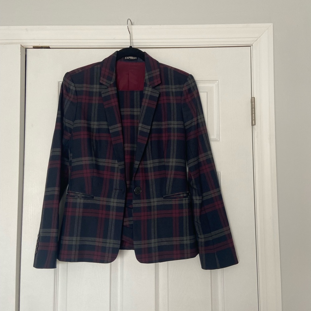 Express Women’s suit